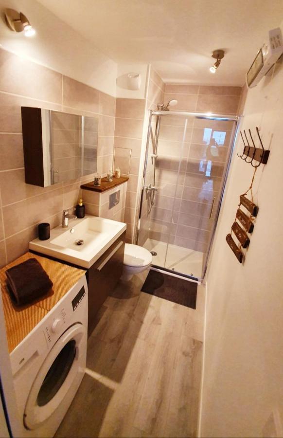 Apartment Cosy T2 Refait A Neuf Climatise, Vue Avec Terrasse Et Jardin, Wifi Piscine Tennis Et Parking