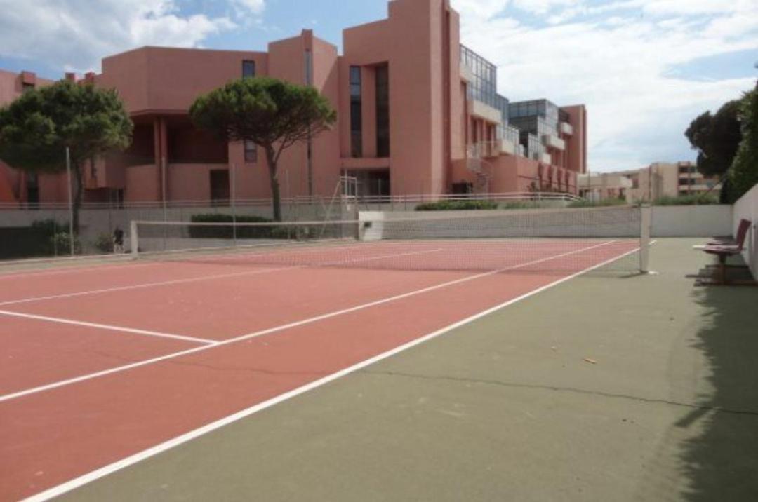 Cosy T2 Refait A Neuf Climatise, Vue Avec Terrasse Et Jardin, Wifi Piscine Tennis Et Parking * Sete