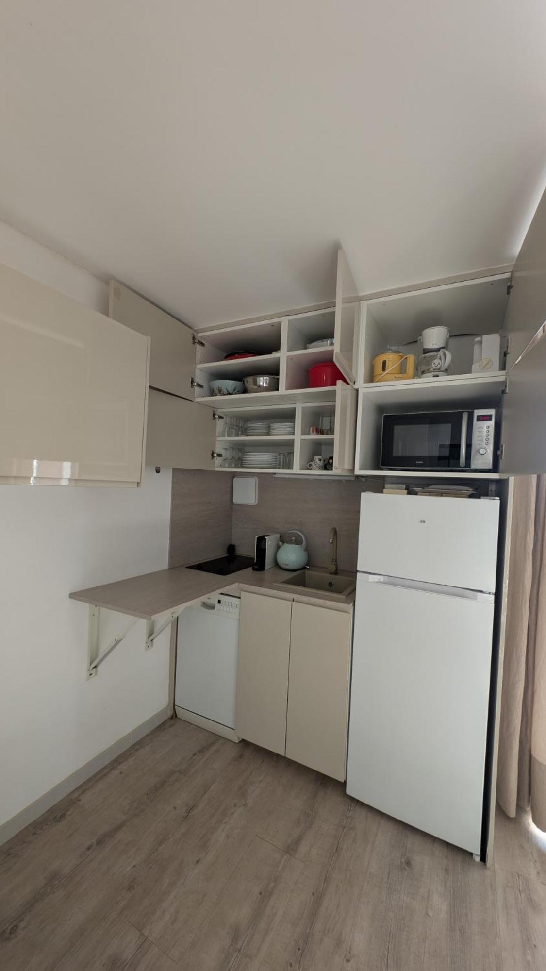 Apartment Cosy T2 Refait A Neuf Climatise, Vue Avec Terrasse Et Jardin, Wifi Piscine Tennis Et Parking